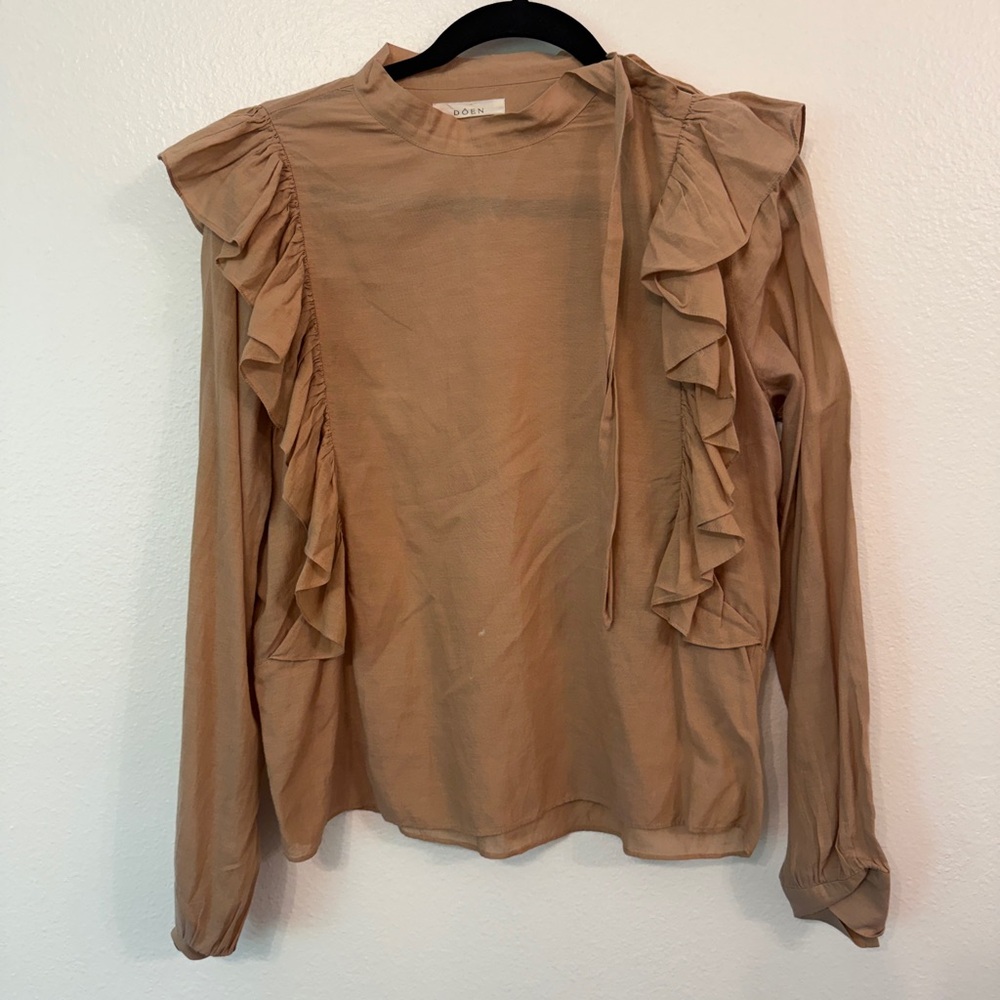 Doen Women's Ruffled Neutral Top Sz Small